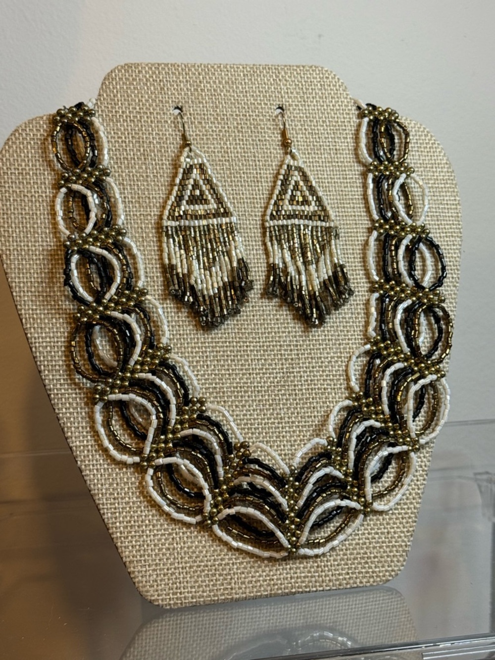 Estate find 👀 Vintage Beaded Collar Necklace